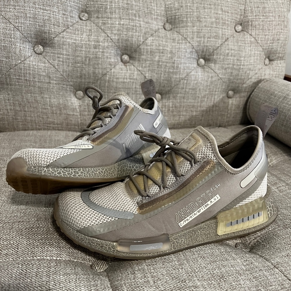 Adidas NMD_R1 Spectoo ‘Bliss Silver
